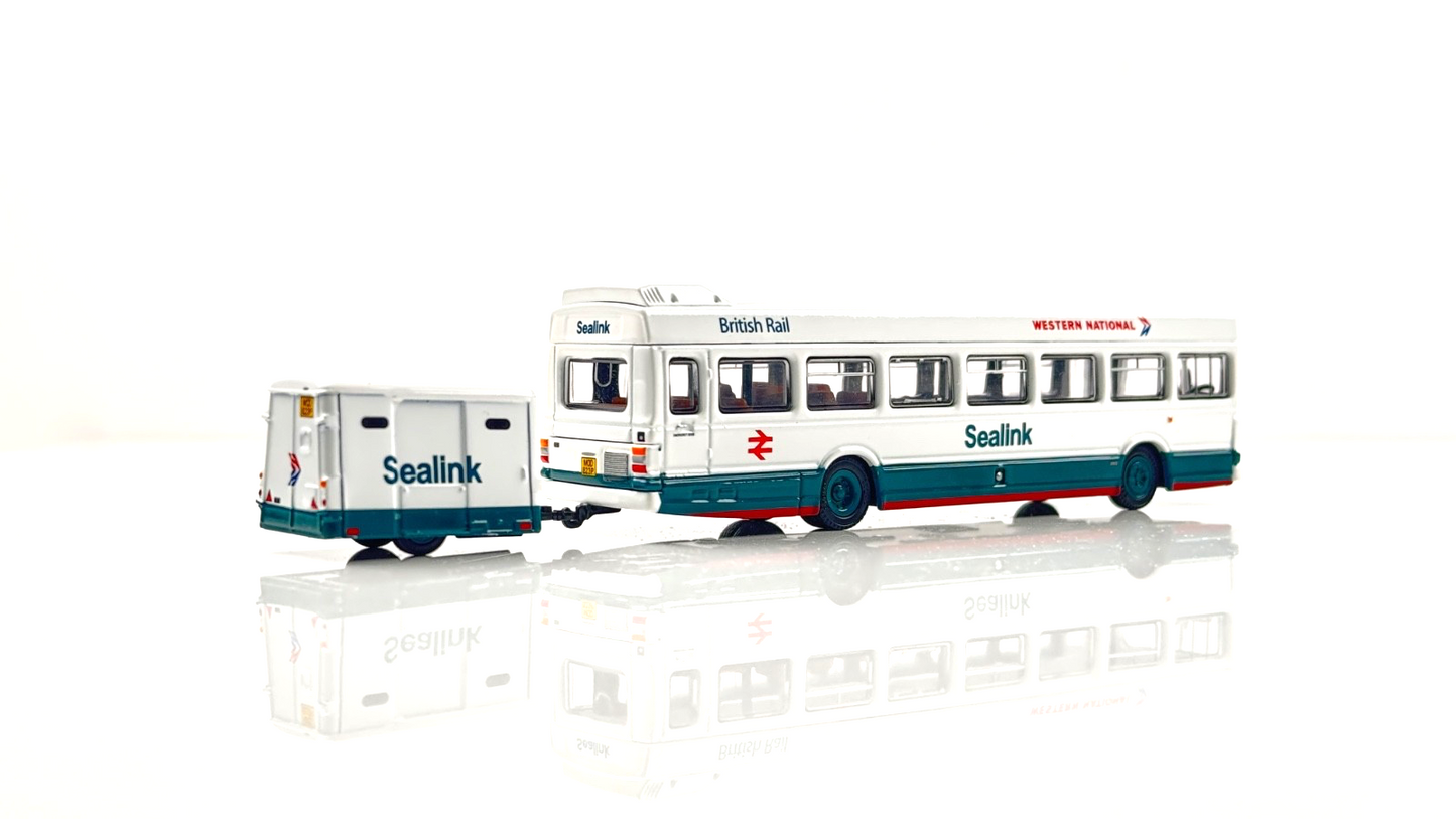 EFE 1/76 SCALE - 99647 - LEYLAND WESTERN NATIONAL BRITISH RAIL SEALINK & TRAILER