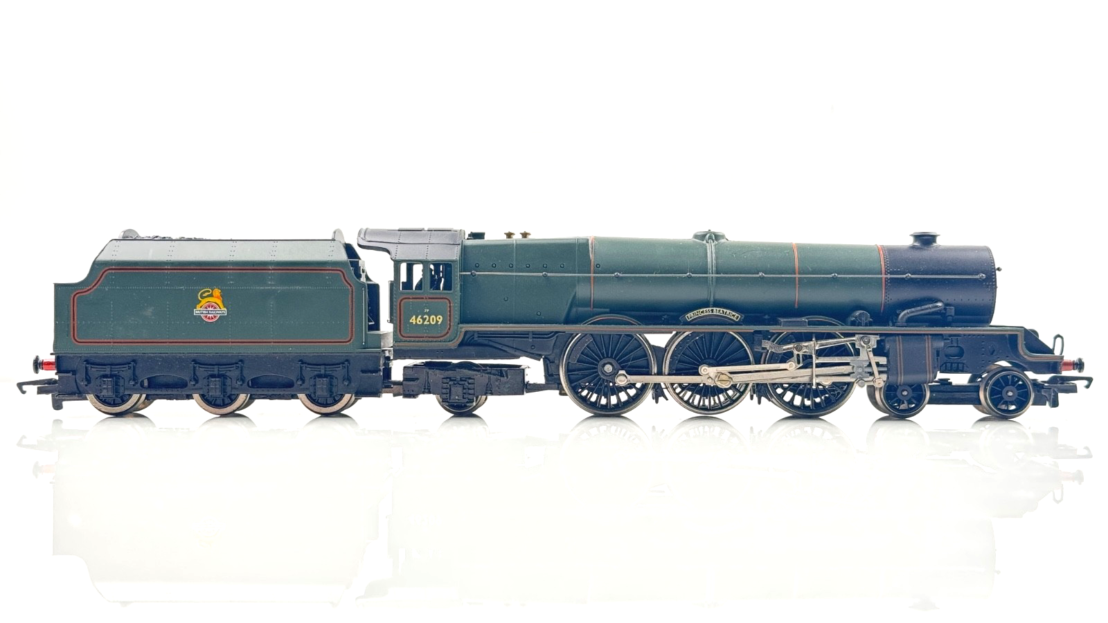 HORNBY 00 GAUGE - R196 - BR GREEN 4-6-2 PRINCESS BEATRICE LOCOMOTIVE 46209 BOXED