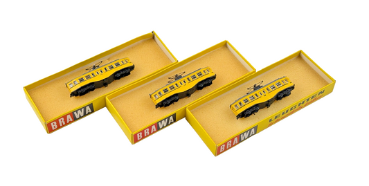 BRAWA N SCALE - 1125-1126 - 3 X STATIC NON MOTORISED TRAM TROLLEY CARS BOXED