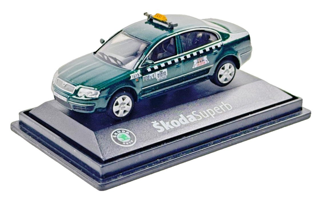ABREX 1/72 SCALE - SKODA SUPERB DARK GREEN SALOON TAXI - BOXED