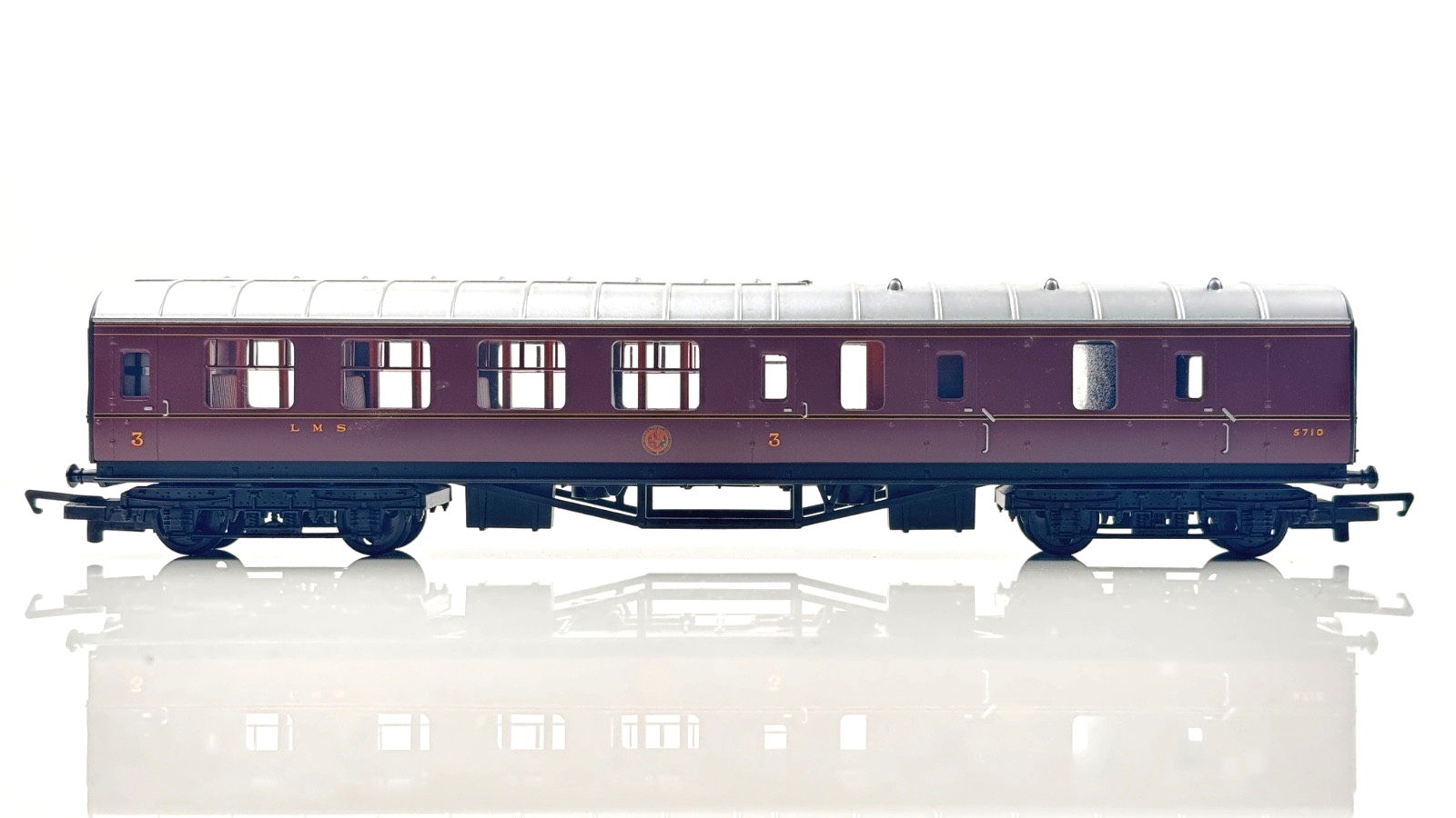 HORNBY 00 GAUGE - LMS 57' STANIER MAROON COMPOSITE & BRAKE COACHES X 3 UNBOXED