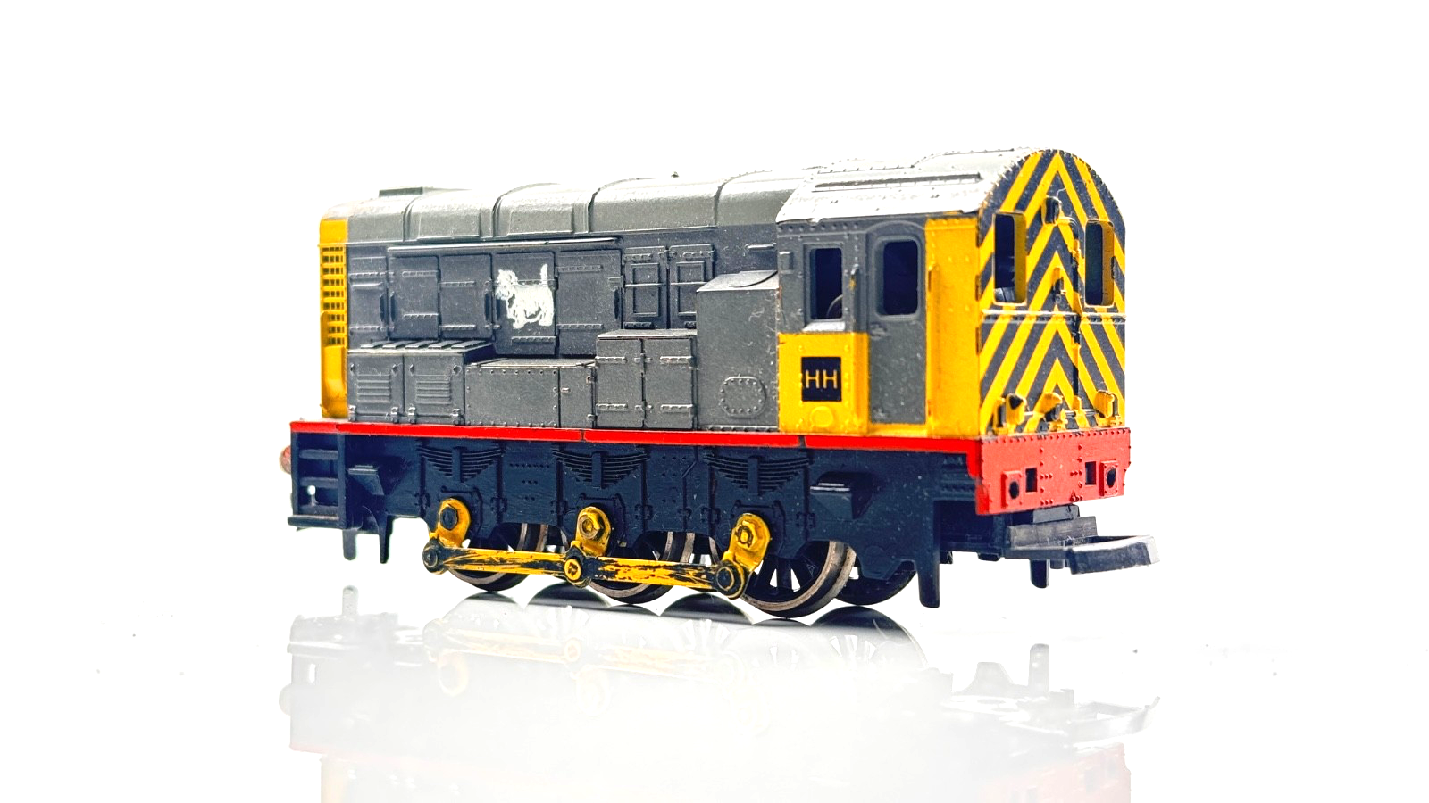 LIMA 00 GAUGE - NON MOTORISED CLASS 09 DIESEL SHUNTER DUMMY HH RAILFREIGHT 09027