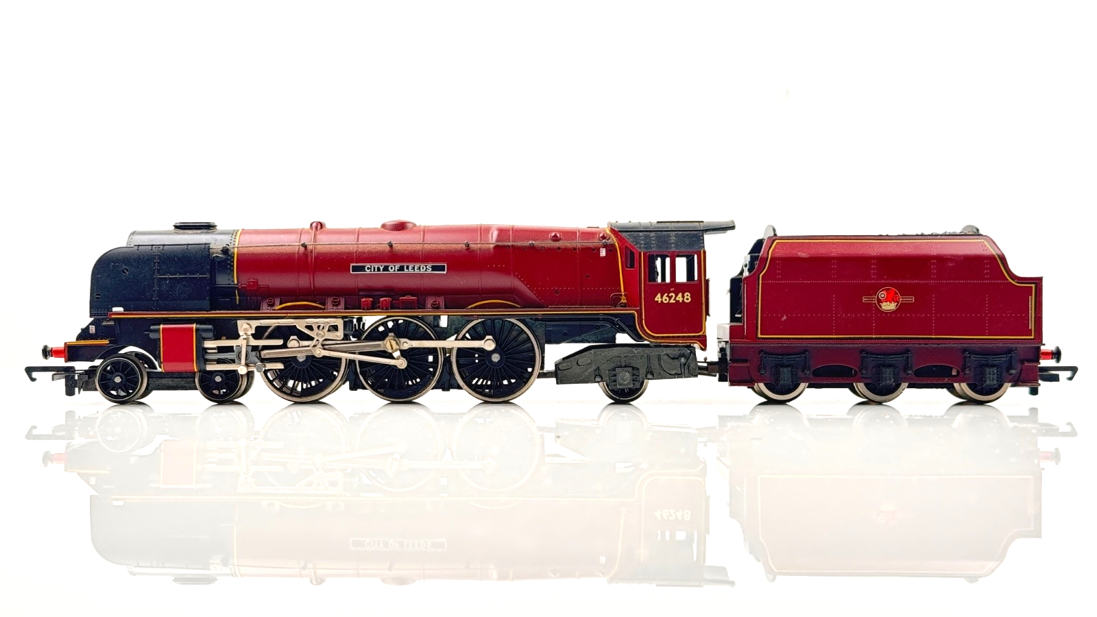 HORNBY 00 GAUGE - BR MAROON 4-6-2 CITY OF LEEDS 46248 - NOT PERFECT UNBOXED