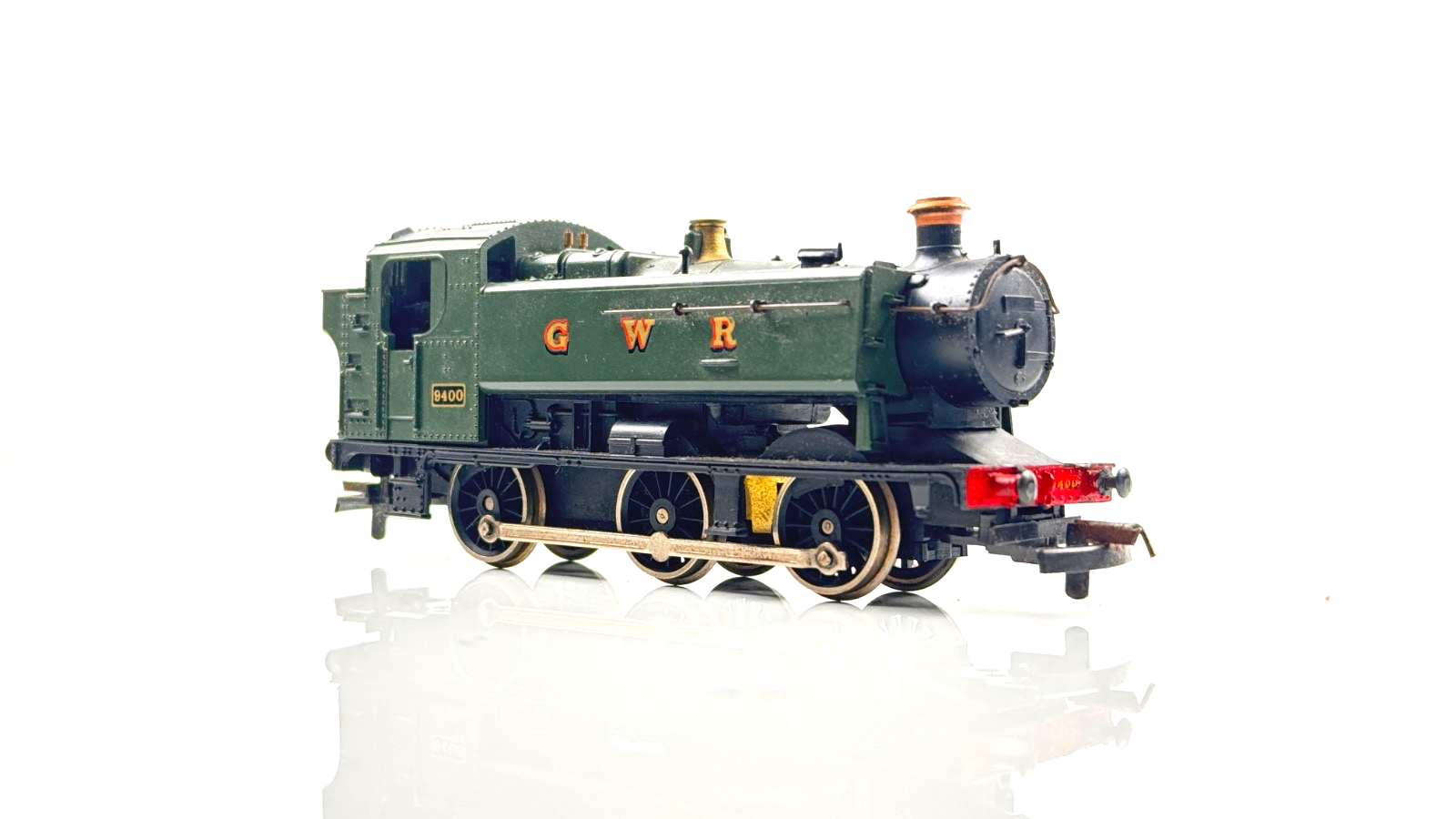 LIMA 00 GAUGE - GWR GREEN 94XX TANK LOCOMOTIVE 9400 - UNBOXED NOT PERFECT