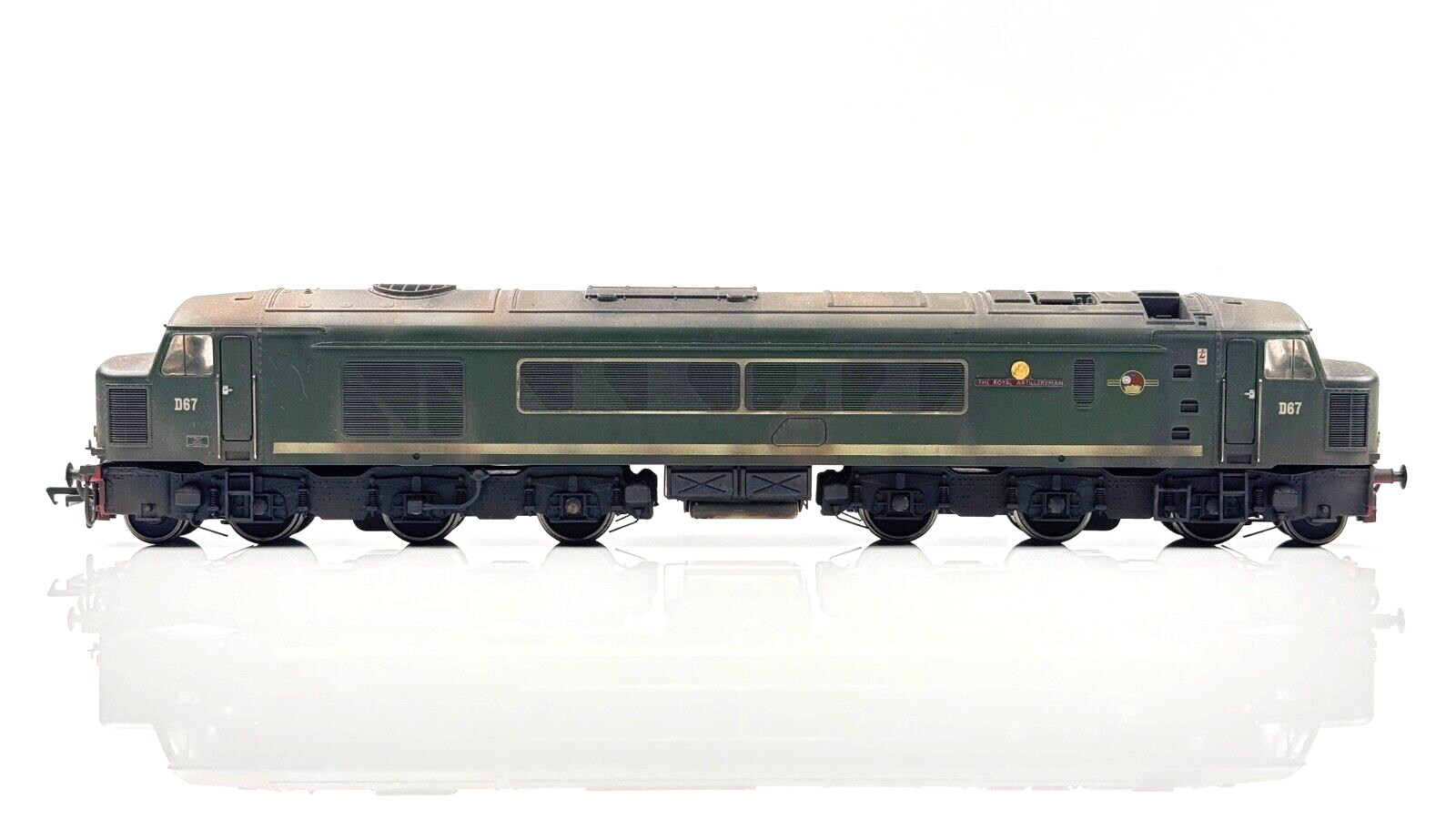 BACHMANN 00 GAUGE - 32-675 - CLASS 45 DIESEL D67 'ROYAL ARTILLERYMAN' BR GREEN