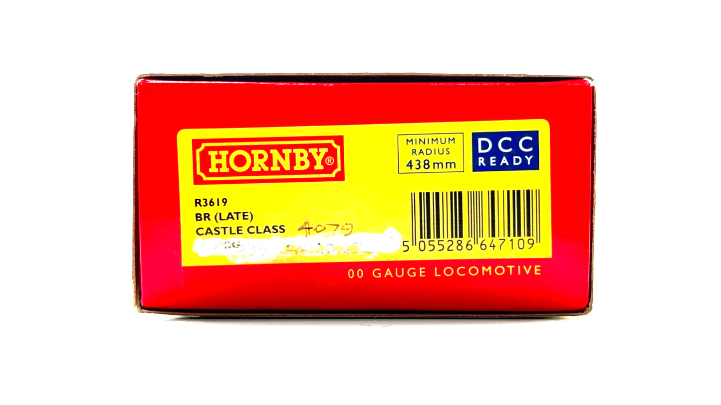 HORNBY 00 GAUGE - R3619 - BR (LATE) GREEN CASTLE CLASS PENDENNIS CASTLE 4079 NQP