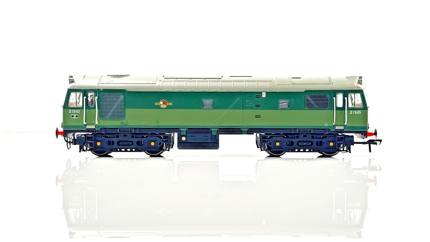 BACHMANN 00 GAUGE - 32-400 - CLASS 25/3 DIESEL BR GREEN D7645 DCC FITTED BOXED