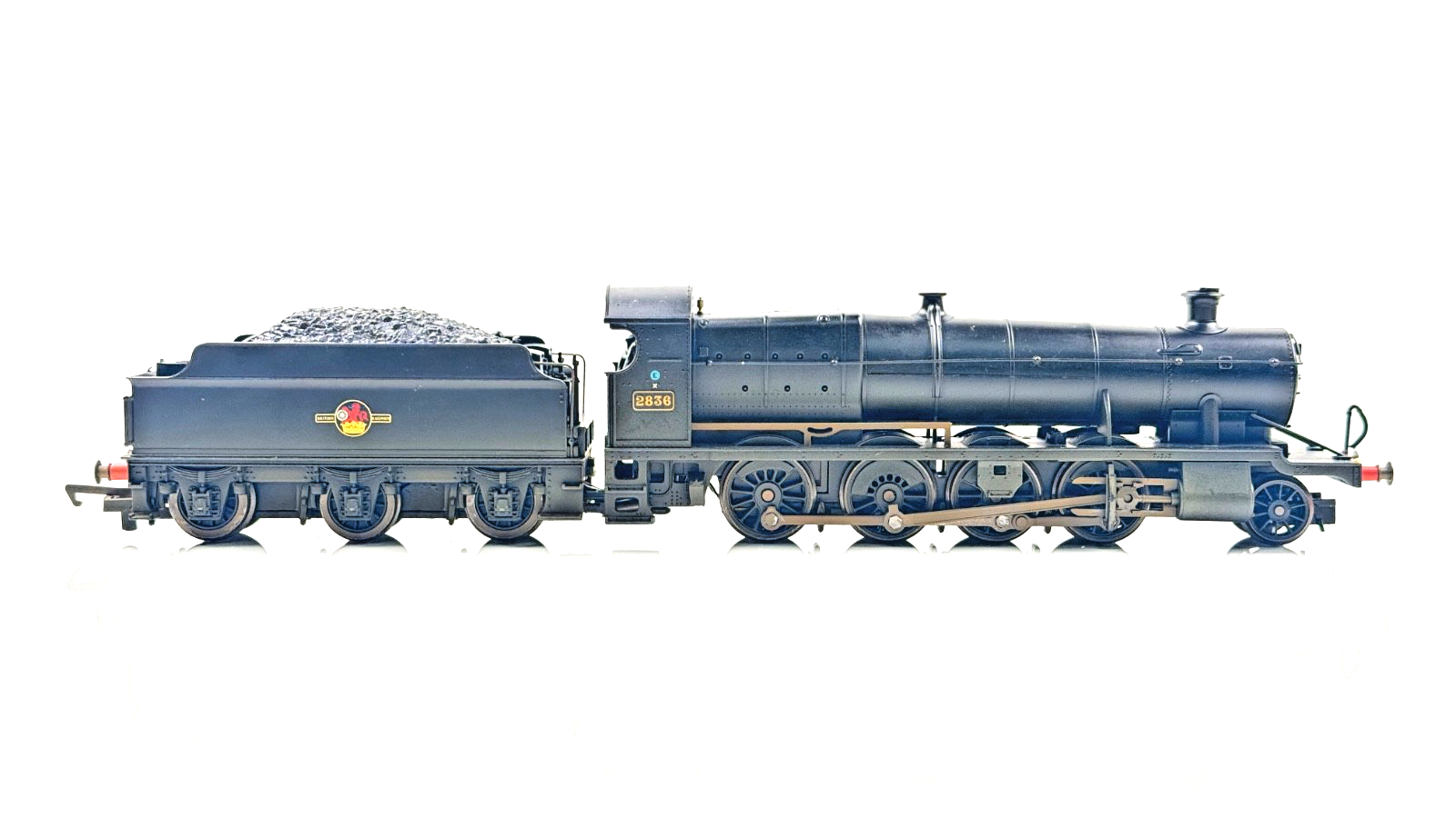 HORNBY 00 GAUGE - R2465 - BR BLACK 2-8-0 CLASS 2800 LOCOMOTIVE 2836 WEATHERED