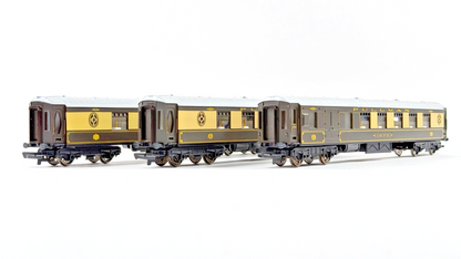 HORNBY 00 GAUGE - RAKE OF 3 NON ILLUMINATED PULLMAN PASSENGER COACHES UNBOXED