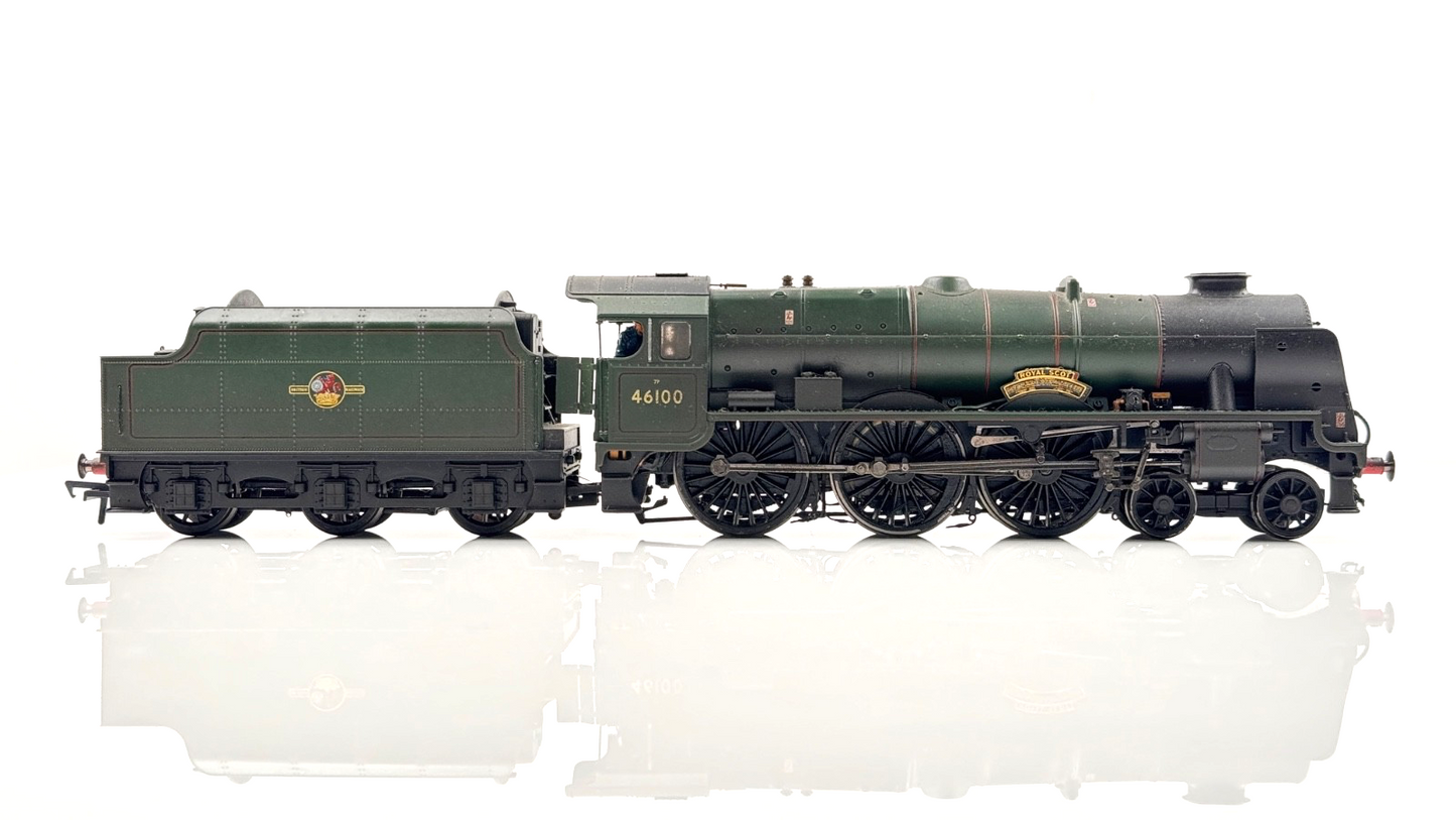 HORNBY 00 GAUGE - BR GREEN 4-6-0 ROYAL SCOT LOCOMOTIVE 46100 - UNBOXED