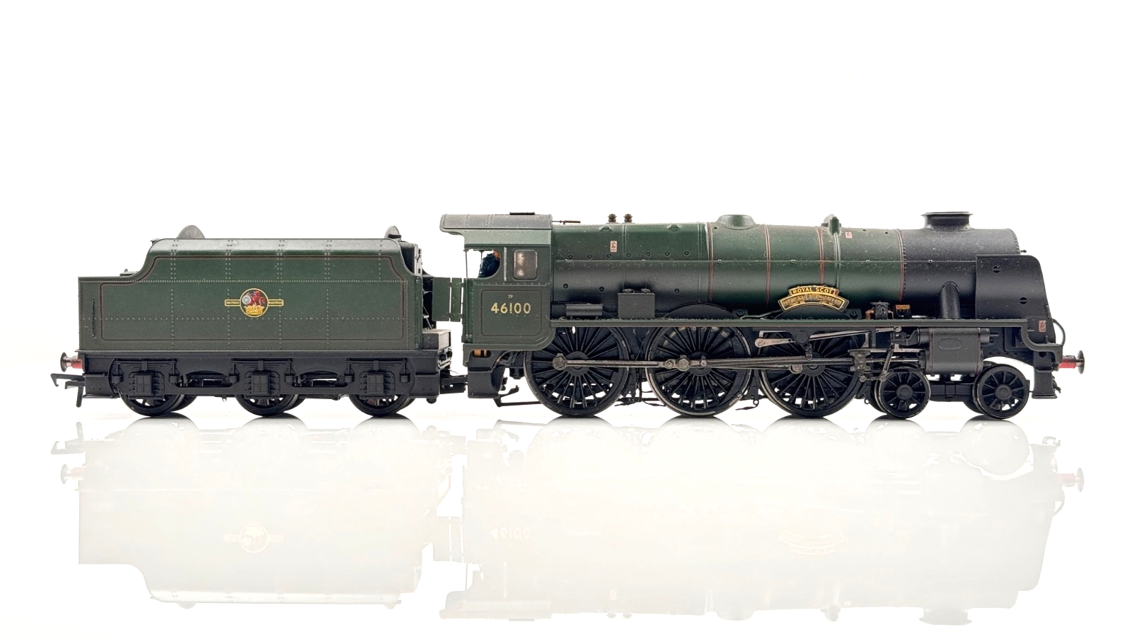 HORNBY 00 GAUGE - BR GREEN 4-6-0 ROYAL SCOT LOCOMOTIVE 46100 - UNBOXED