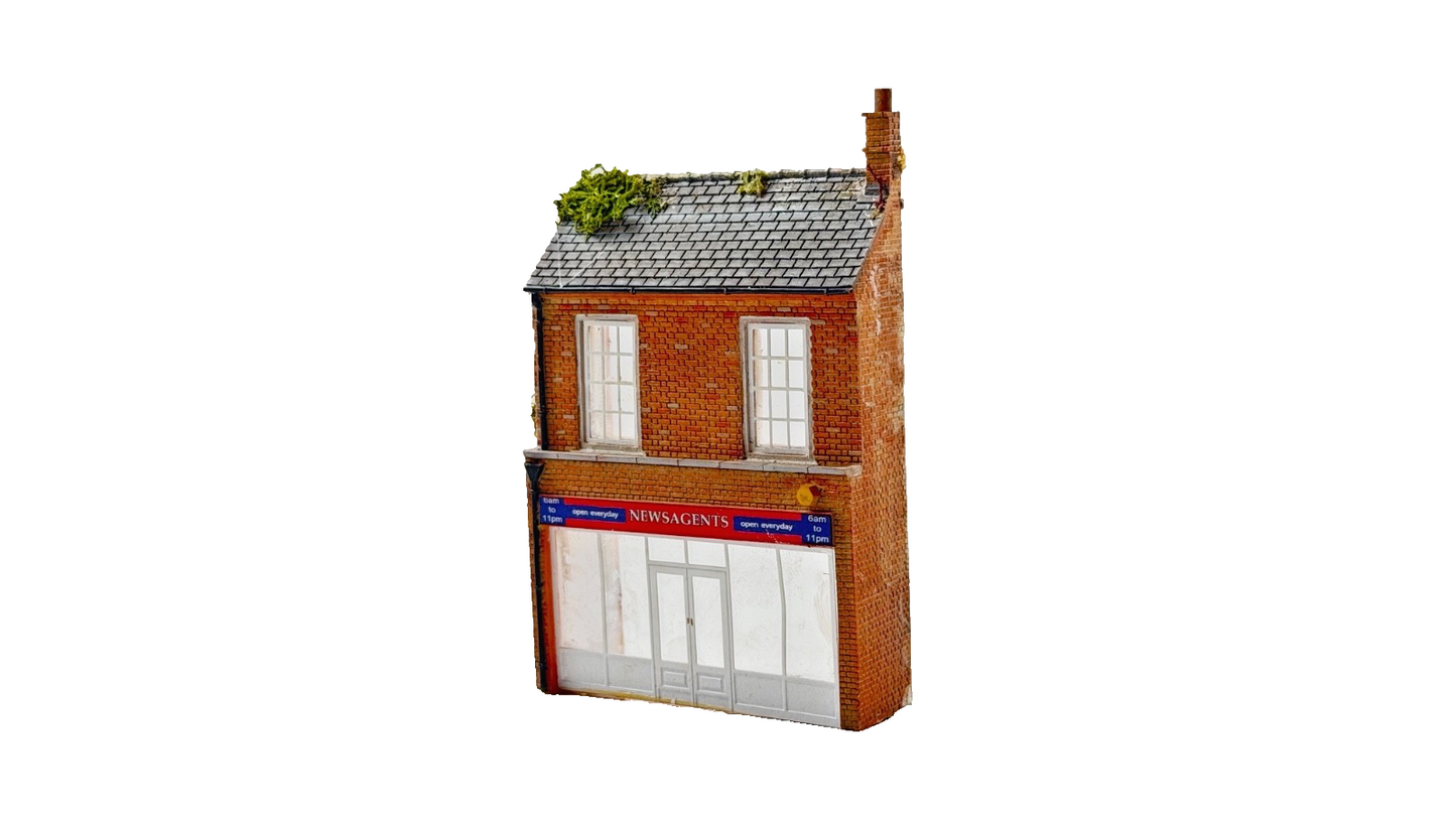 BACHMANN SCENECRAFT 00 GAUGE - 44-222 - LOW RELIEF NEWSAGENTS SHOP - UNBOXED