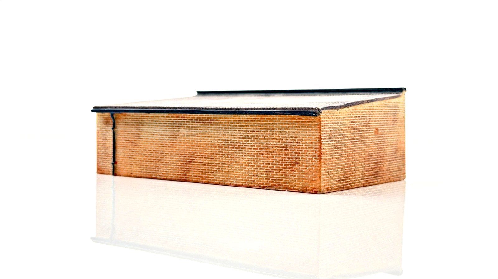 BACHMANN SCENECRAFT 00 GAUGE - 44-085 - LOCK UP GARAGES (POSABLE DOORS) UNBOXED