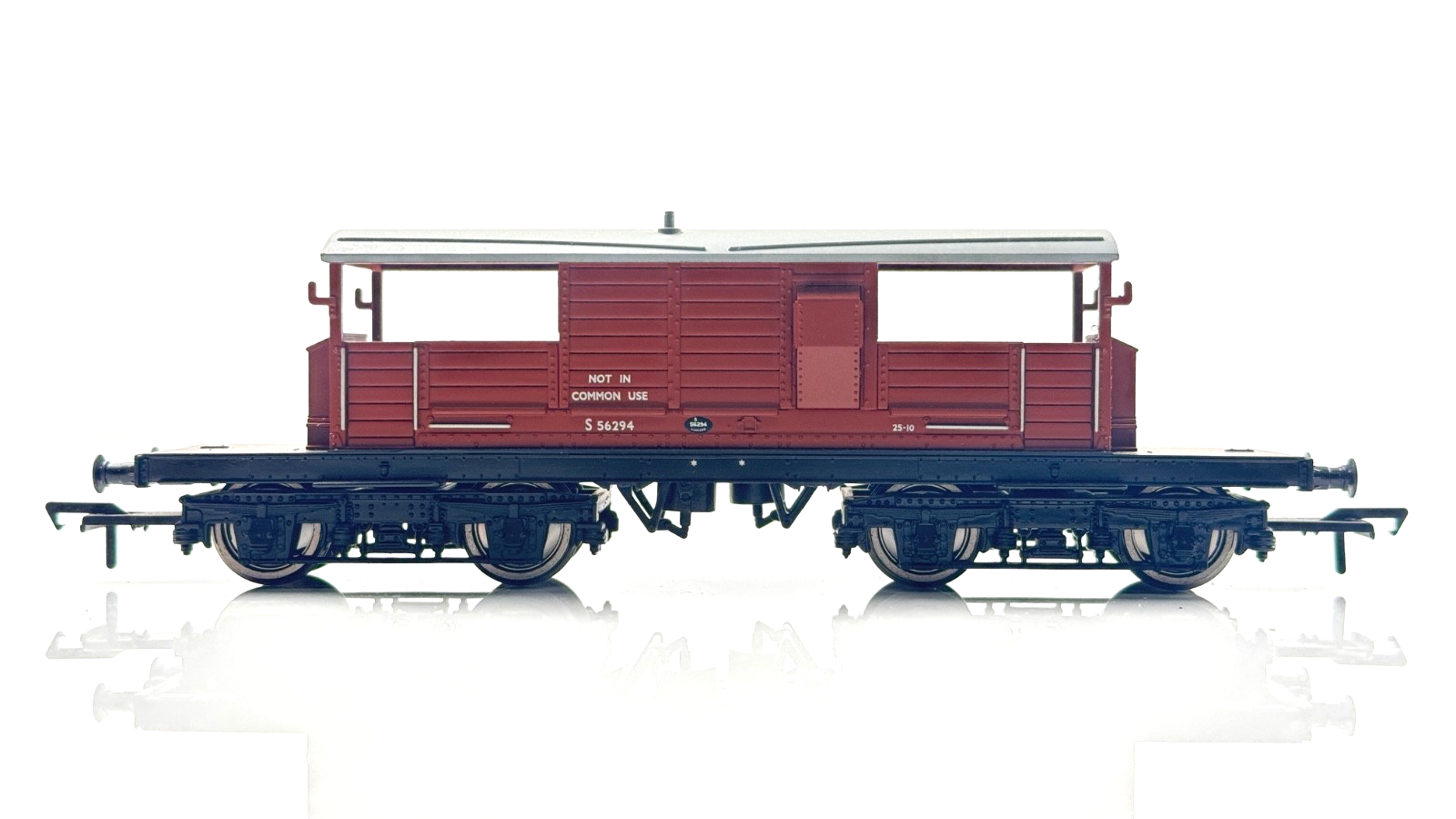 BACHMANN 00 GAUGE - 33-825G - QUEEN MARY BRAKE VAN BR BAUXITE S56294 - UNBOXED