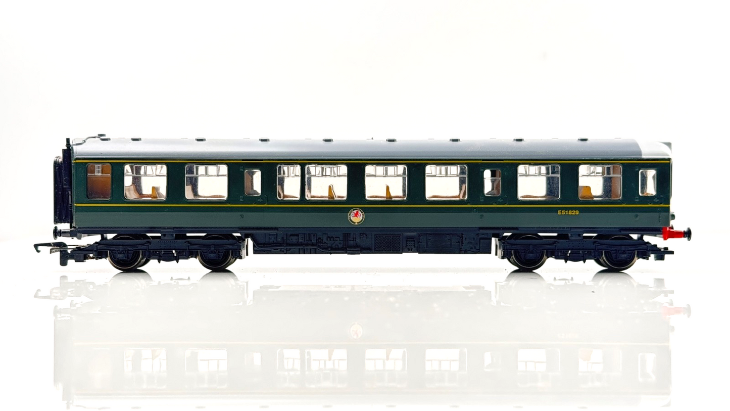 HORNBY 00 GAUGE - R369 - BR GREEN 3 CAR DIESEL MULTIPLE UNIT CLASS 110 BRADFORD