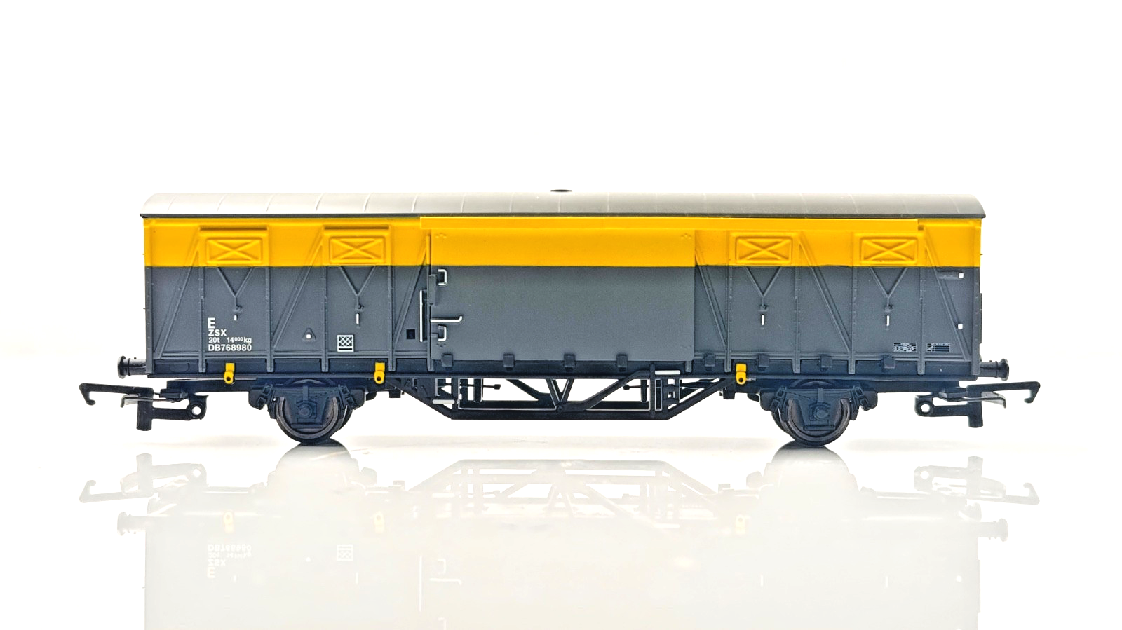 HORNBY 00 GAUGE - R6263 - RAILFREIGHT DUTCH CIVIL ENGINEERS ZSX DB768980 - UB