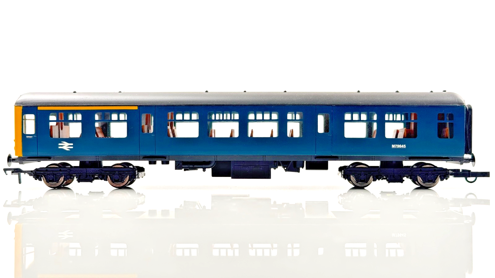 SILVER FOX 00 GAUGE - DERBY LIGHTWEIGHT BR BLUE YELLOW CAB ENDS DMU - BOXED