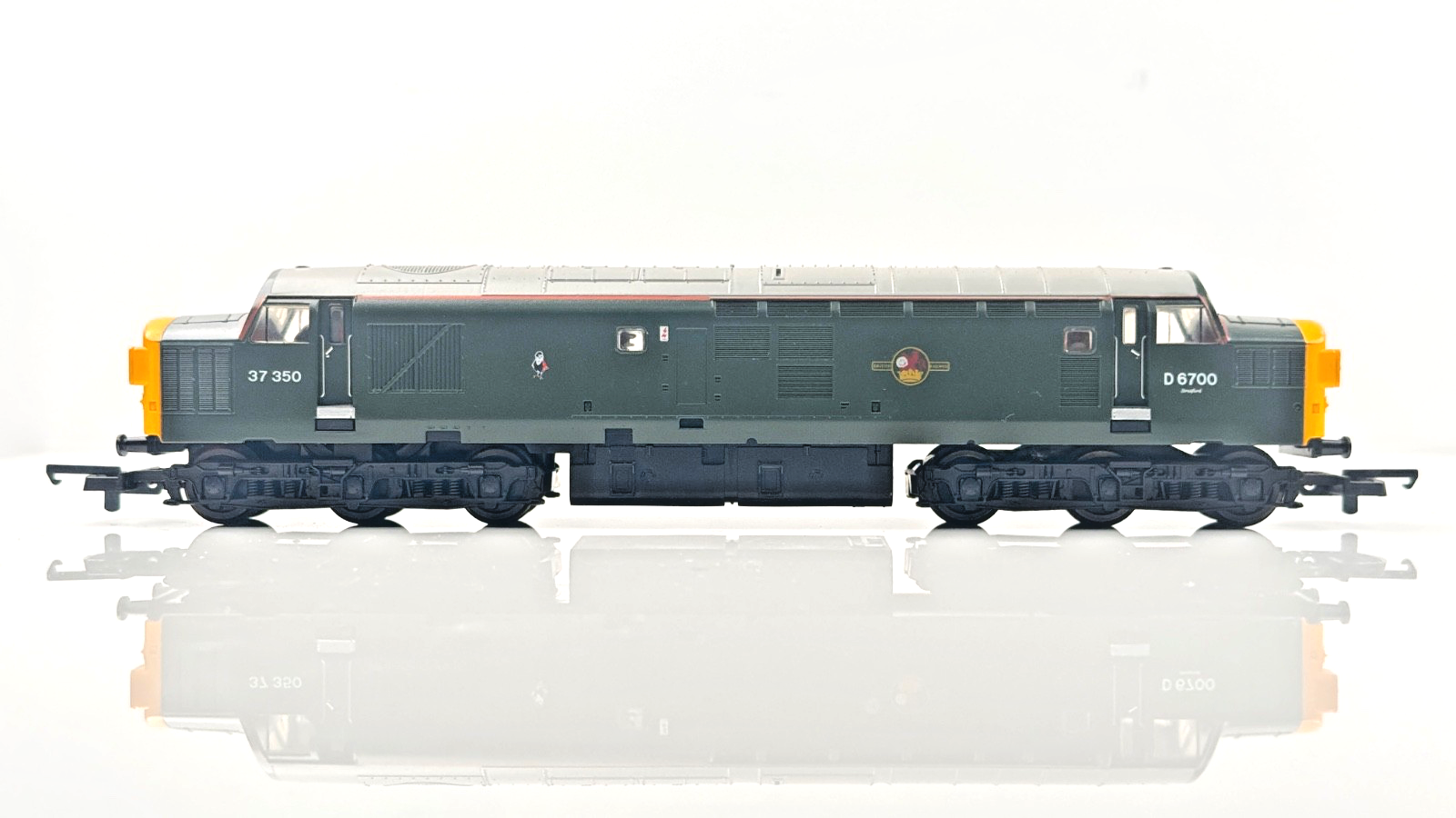 LIMA 00 GAUGE - 205287 - CLASS 37 DIESEL 37350 D6700 BR GREEN FYE - BOXED