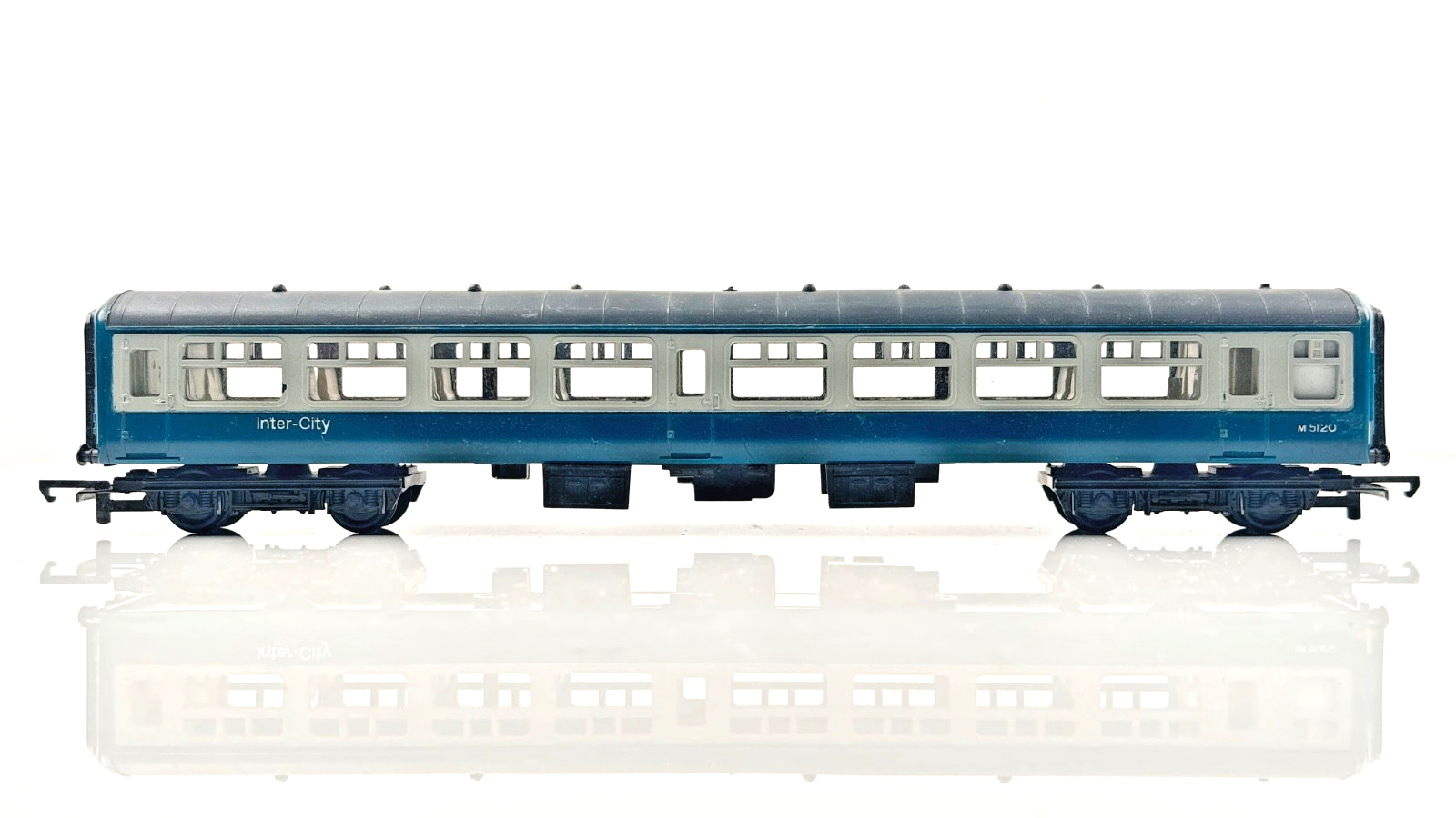 HORNBY 00 GAUGE - RAKE OF 4 BR BLUE GREY MK1/MK2 PLAYWORN COACHES - UNBOXED