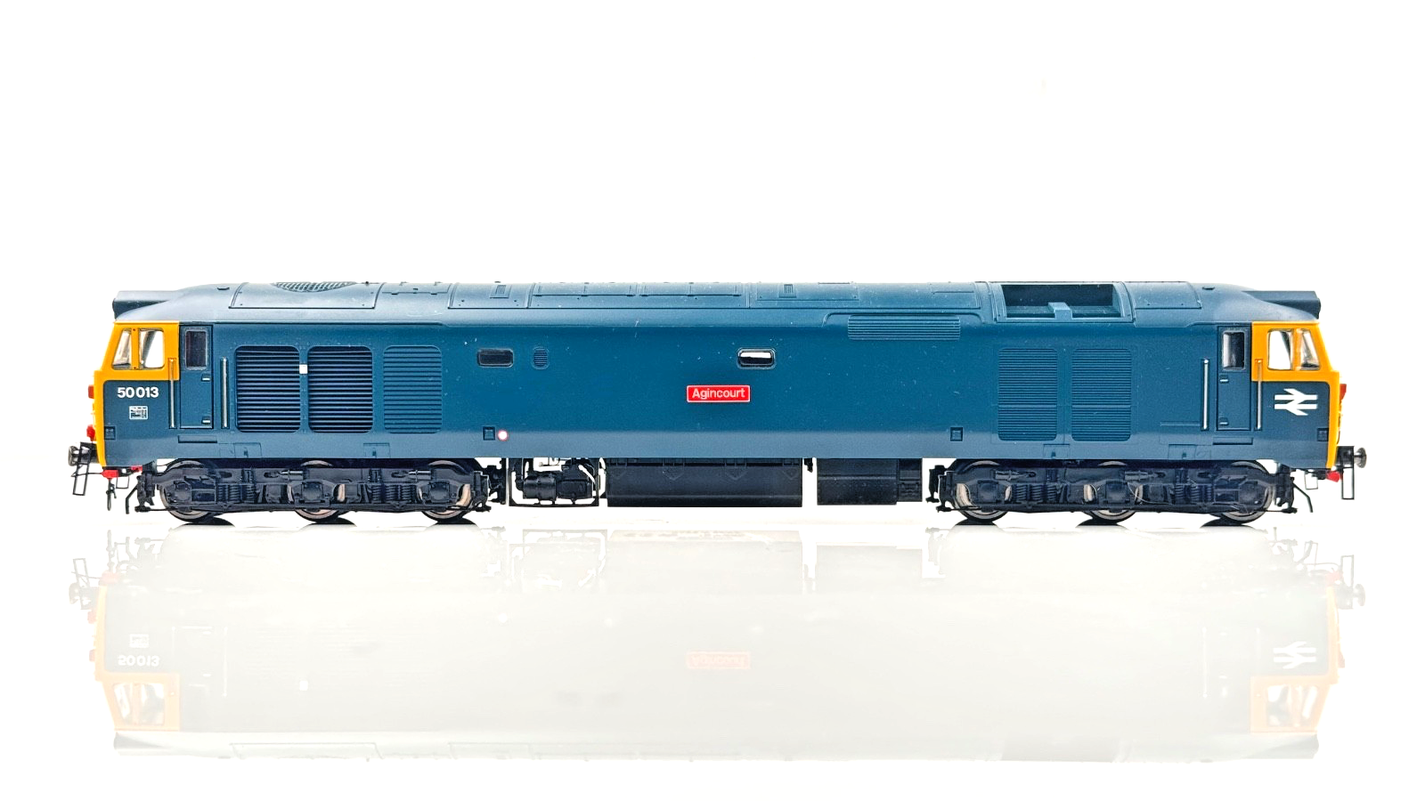 HORNBY 00 GAUGE - R2486 - CLASS 50 BR BLUE 50013 AGINCOURT - NOT PERFECT