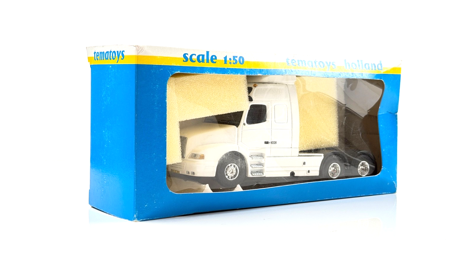 TEMATOYS/LION TOYS 1/50 SCALE - VOLVO GLOBETROTTER NH12 WHITE CAB UNIT BOXED