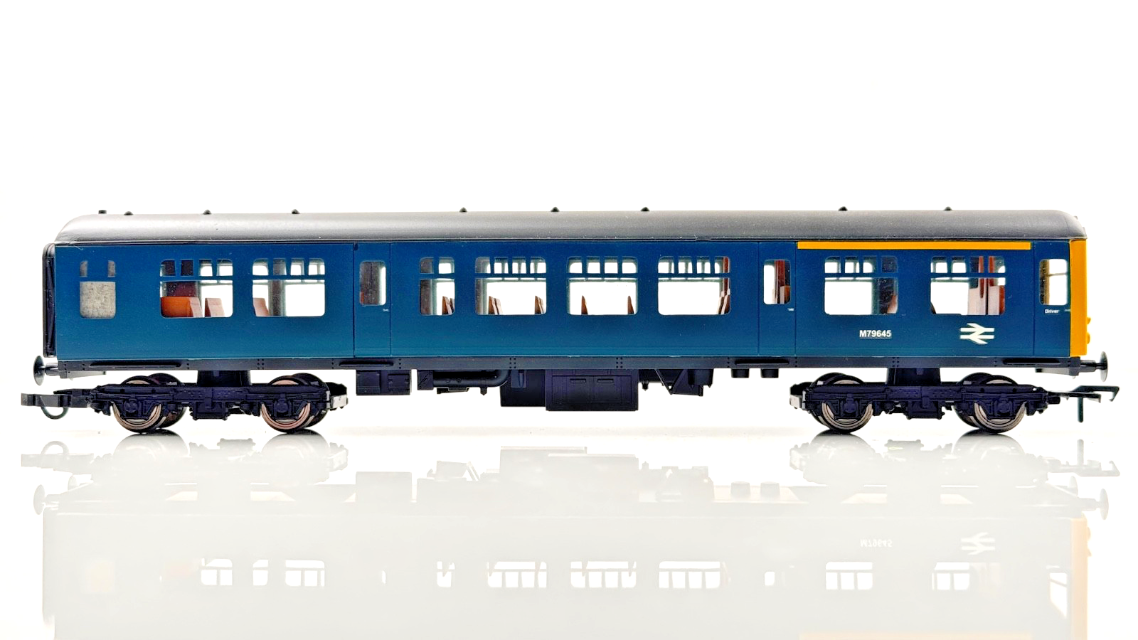 SILVER FOX 00 GAUGE - DERBY LIGHTWEIGHT BR BLUE YELLOW CAB ENDS DMU - BOXED