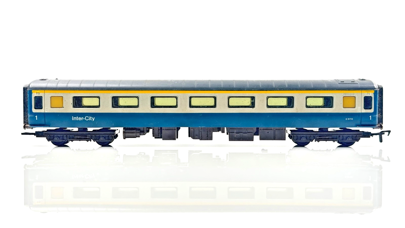 AIRFIX 00 GAUGE - BR BLUE GREY INTERCITY MK2 PASSENGER COACH E3170 - UNBOXED