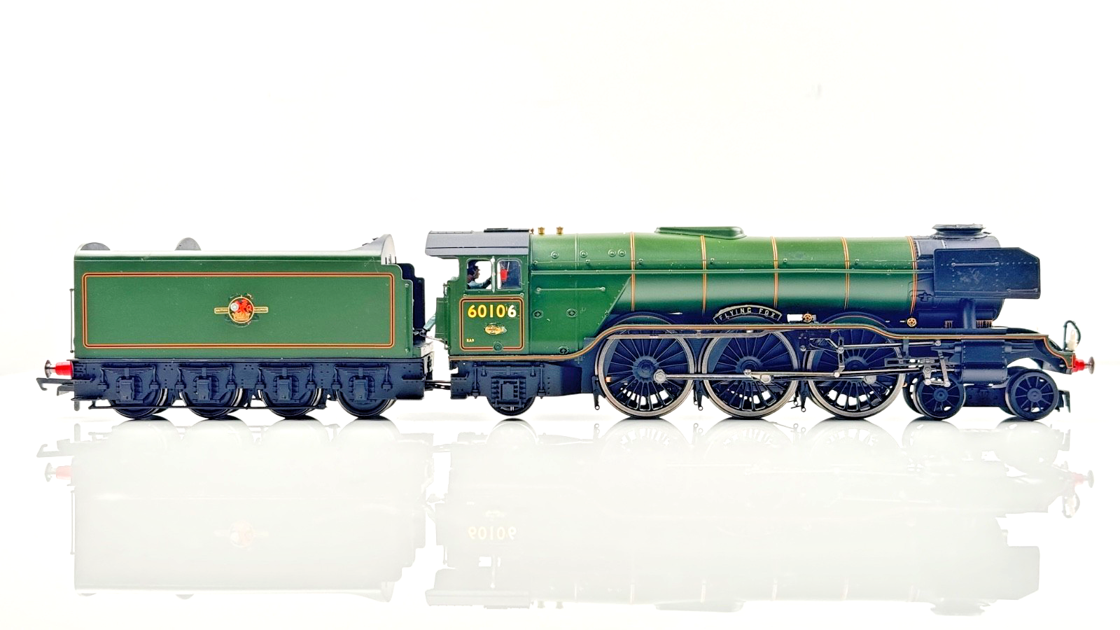 HORNBY 00 GAUGE - R3991 - BR GREEN 4-6-2 CLASS A3 FLYING FOX 60106 RENUMBERED