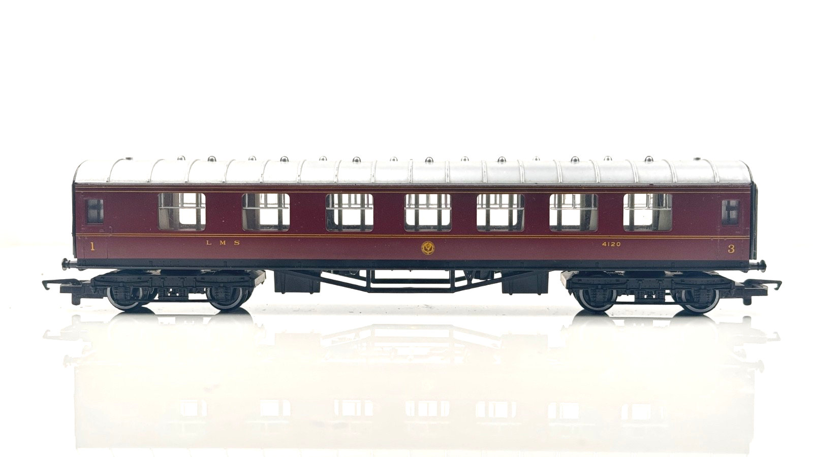 HORNBY 00 GAUGE - LMS MAROON STANIER COMPOSITE/BRAKE COACHES X 3 - UNBOXED