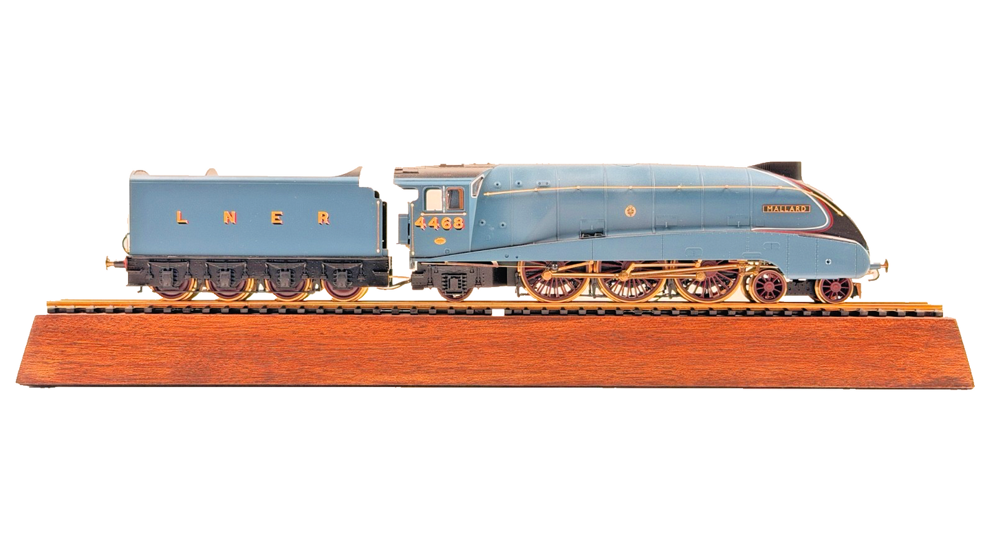 HORNBY 00 GAUGE - R3612 - LNER CLASS A4 MALLARD 80TH ANNIV. WORLD SPEED RECORD