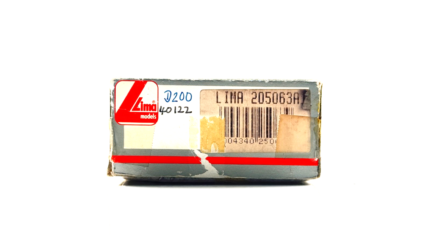 LIMA 00 GAUGE - CLASS 40 DIESEL LOCOMOTIVE D232 BR GREEN - RENUMBERED BOXED