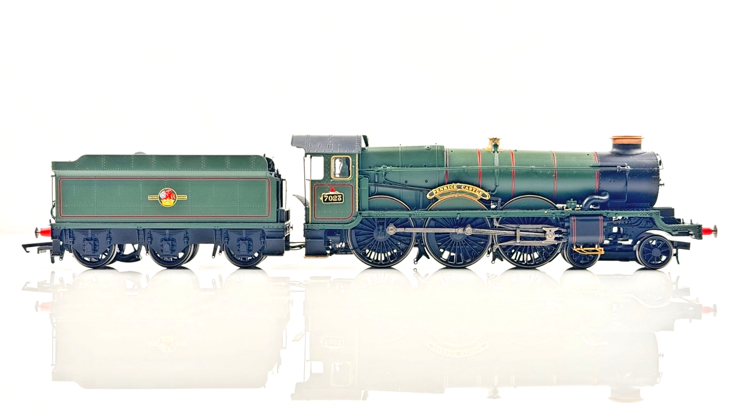 HORNBY 00 GAUGE - R3118 - BR 4-6-0 CASTLE CLASS 7023 PENRICE CASTLE - BOXED
