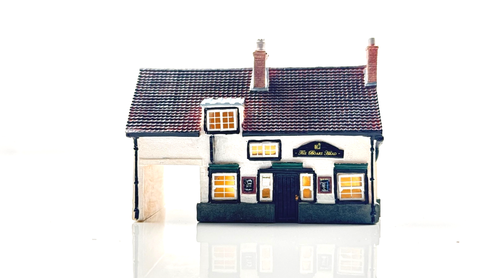 HORNBY N GAUGE LYDDLE END - N8043 - THE BOARS HEAD PUB - BOXED