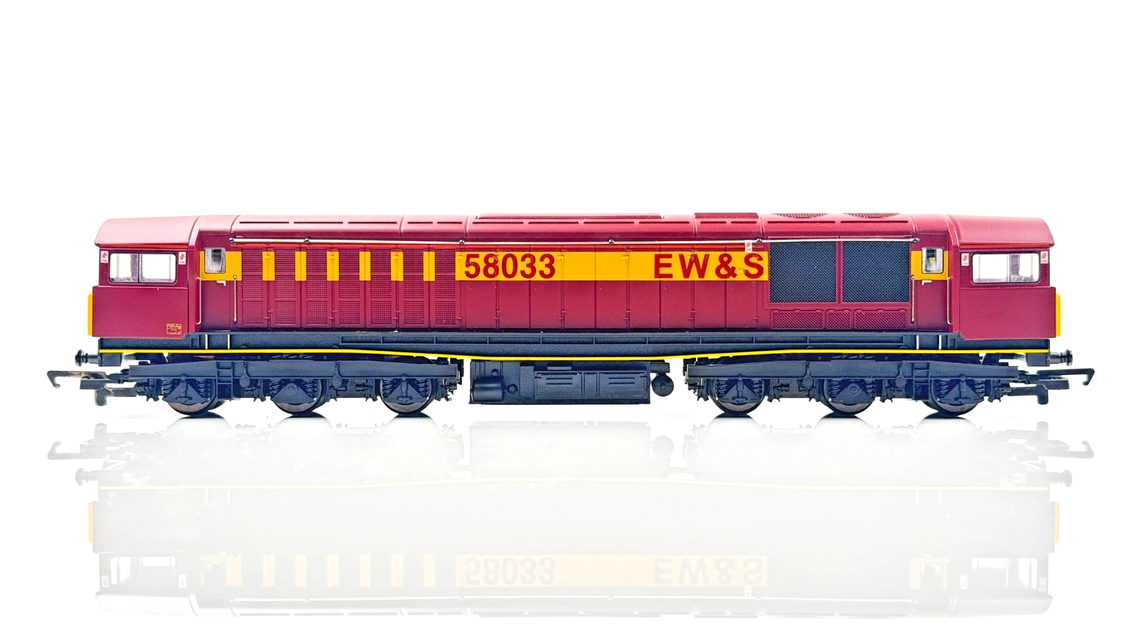HORNBY 00 GAUGE - R2346 - CLASS 58 DIESEL LOCOMOTIVE EWS MAROON GOLD 58033 BOXED
