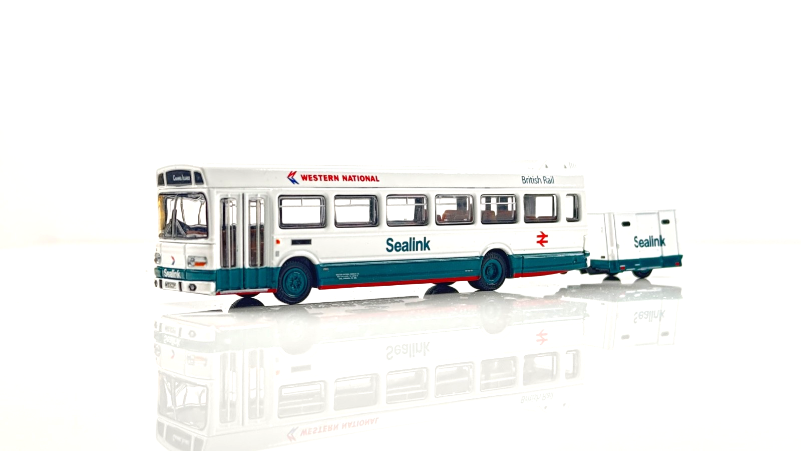 EFE 1/76 SCALE - 99647 - LEYLAND WESTERN NATIONAL BRITISH RAIL SEALINK & TRAILER