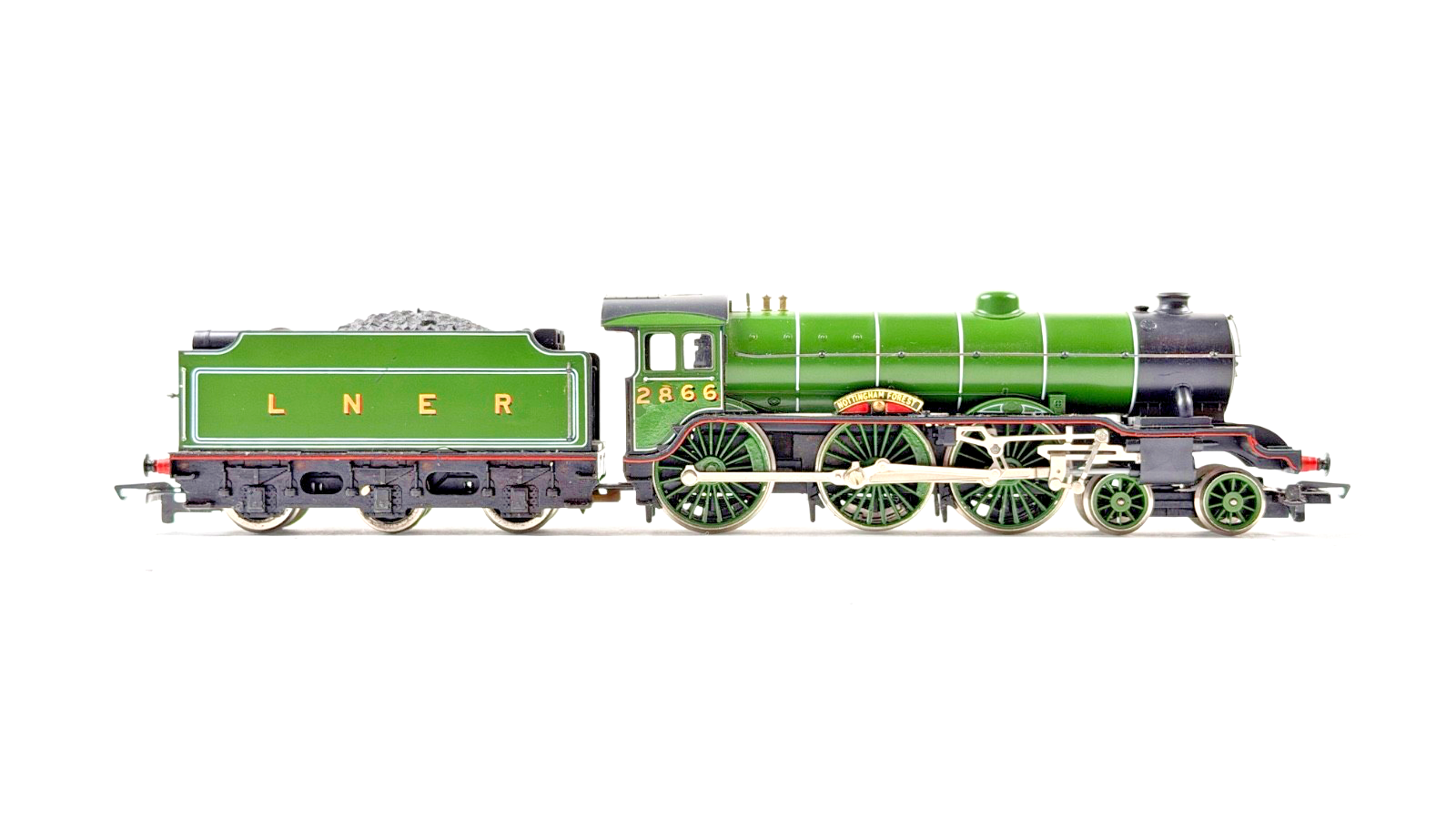 HORNBY 00 GAUGE - R053 - LNER APPLE GREEN B17 NOTTINGHAM FOREST - IMPERFECT