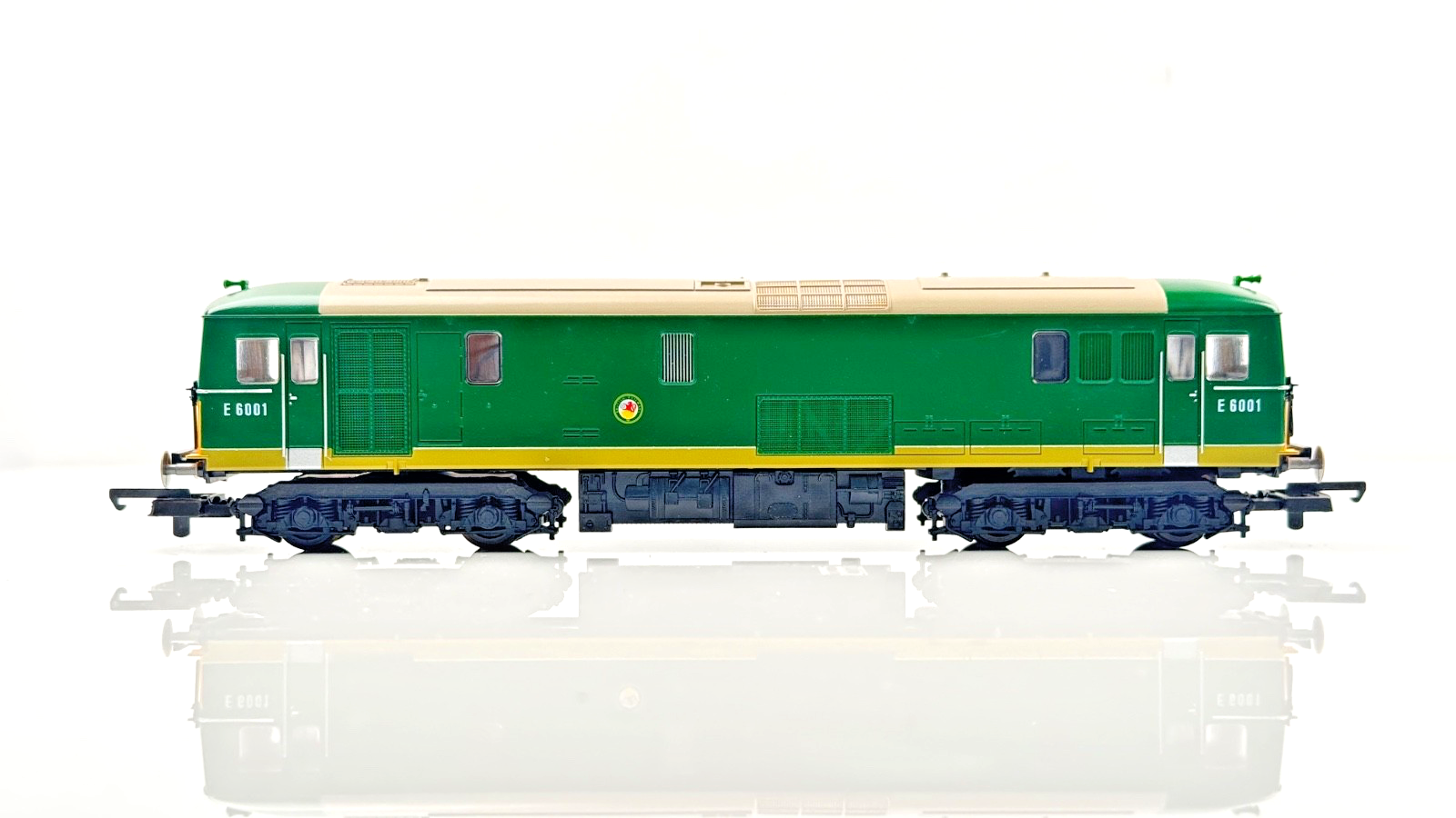 LIMA 00 GAUGE - 205276 - CLASS 73 ELECTRO DIESEL E6001 BR TWO TONE GREEN BOXED