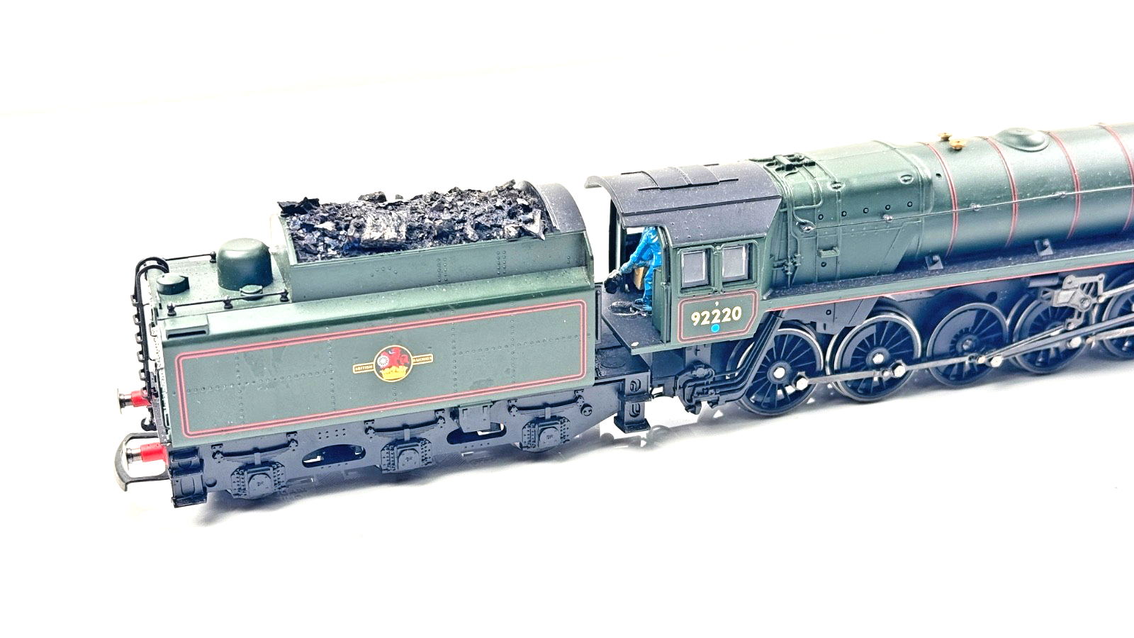 HORNBY 00 GAUGE - R2187 - BR GREEN 2-10-0 CLASS 9F 92220 EVENING STAR - BOXED