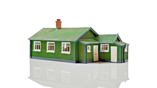 HORNBY SKALEDALE 00 GAUGE - R9803 - TIN HOUSE (SCOUT HUT?) - UNBOXED