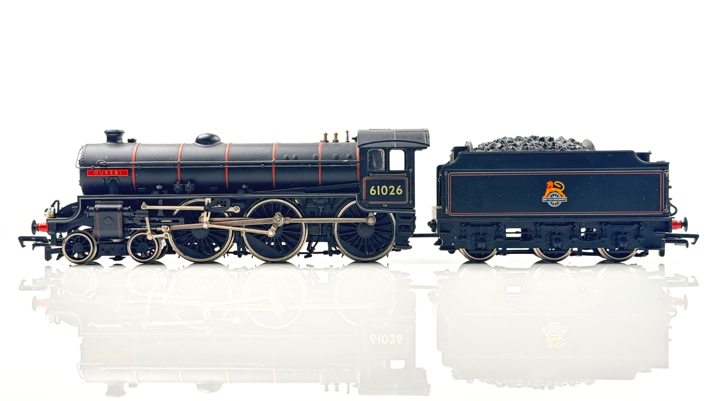 REPLICA RAILWAYS 00 GAUGE - 11011 - CLASS B1 BR BLACK LOCOMOTIVE OUREBI 61026