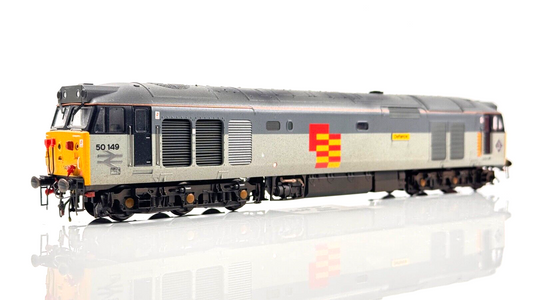 HORNBY 00 GAUGE - R2434 - CLASS 50 DIESEL 50149 RAILFREIGHT DEFIANCE LIMITED ED