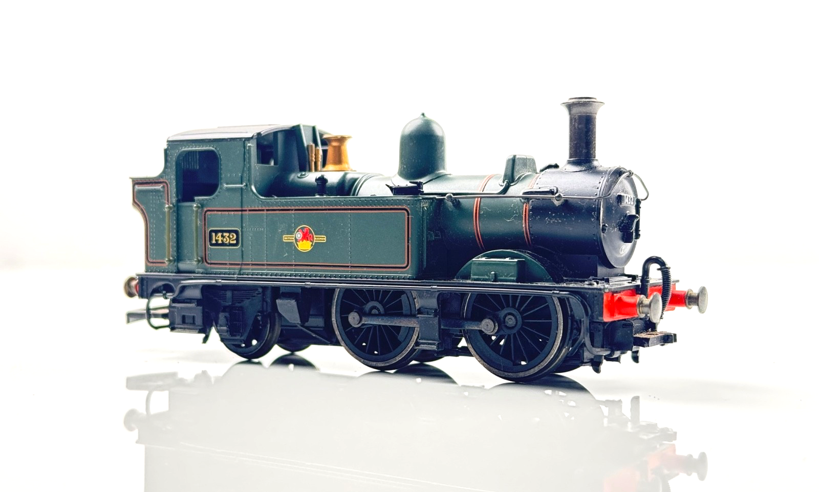 HORNBY 00 GAUGE - R2173 - BR GREEN 0-4-2 CLASS 14XX 1432 TANK NON RUNNER UNBOXED
