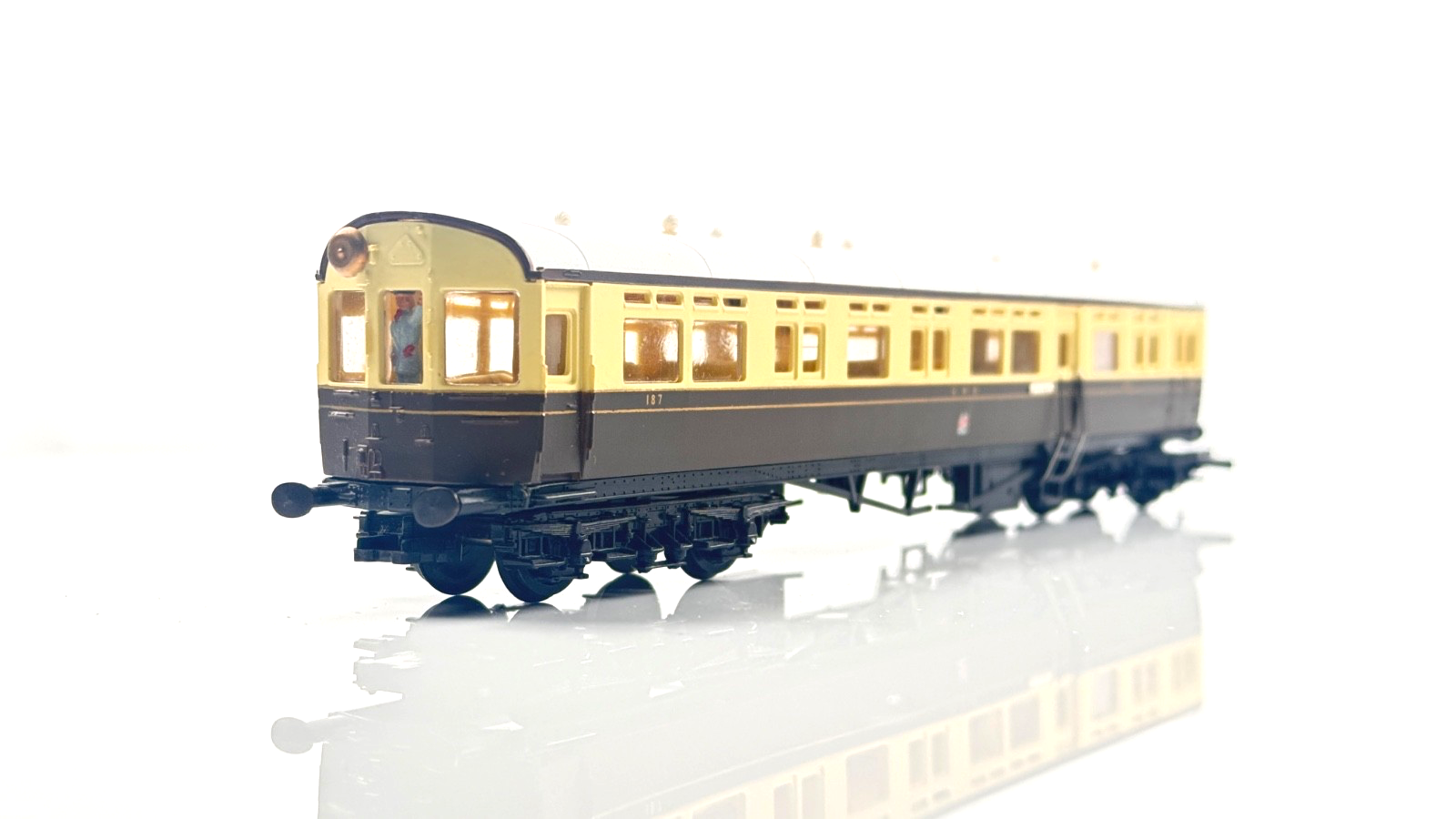 AIRFIX 00 GAUGE - GWR GREAT WESTERN CHOCOLATE/CREAM AUTOCOACH DIDCOT 187 - NQP