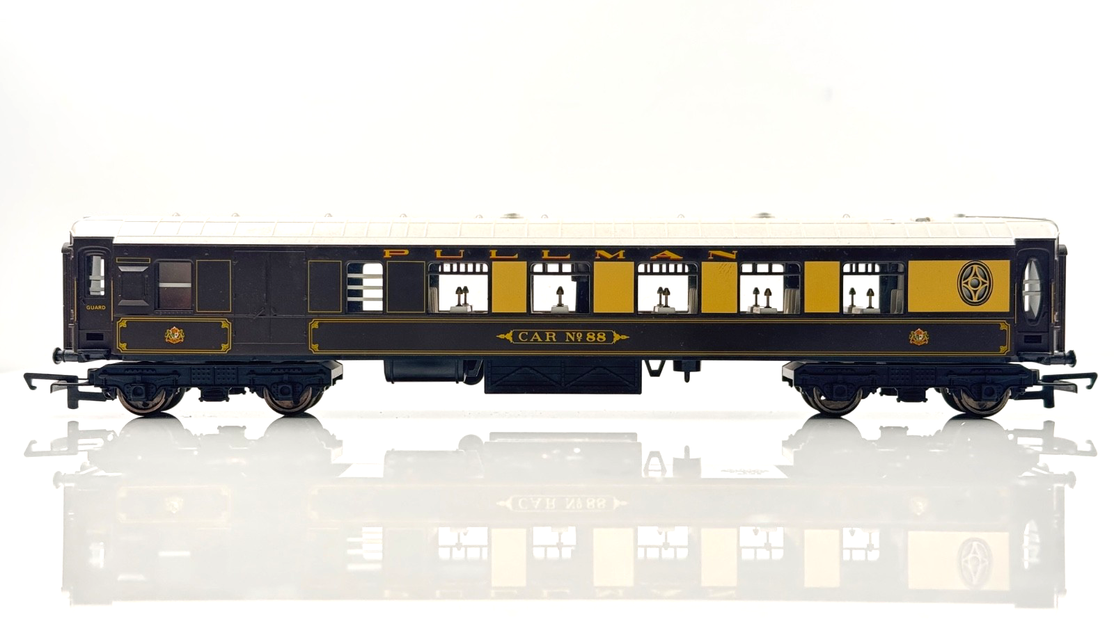 HORNBY 00 GAUGE - R1162 - RAKE OF 3 VSOE PULLMAN PASSENGER COACHES - UNBOXED