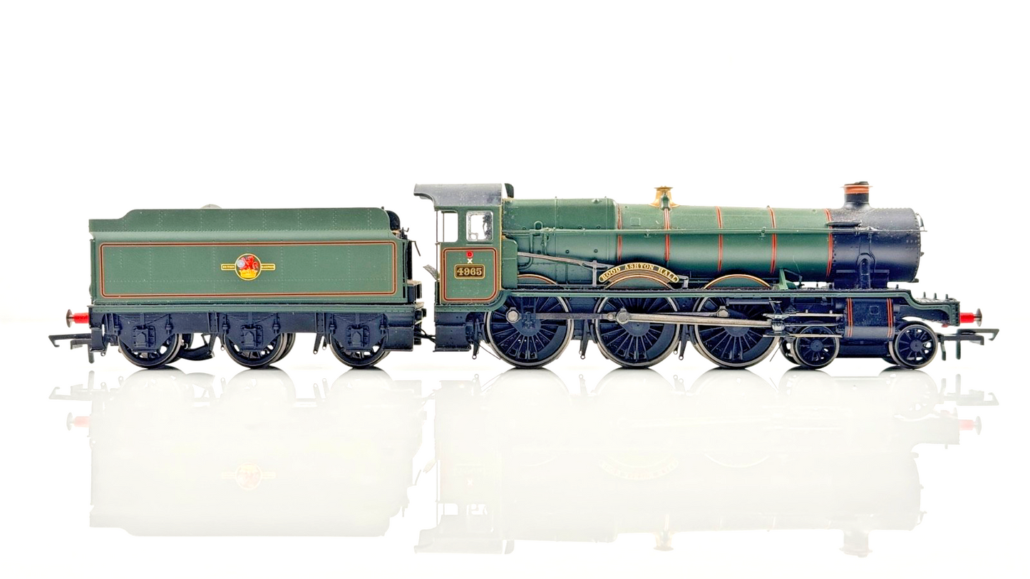 HORNBY 00 GAUGE - R3205 - BR GREEN 4-6-0 CLASS 4900 ROOD ASHTON HALL 4965 BOXED