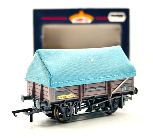 BACHMANN 00 GAUGE - 33-081 - CHINA CLAY WAGON WITH HOOD BR BAUXITE WEATHERED