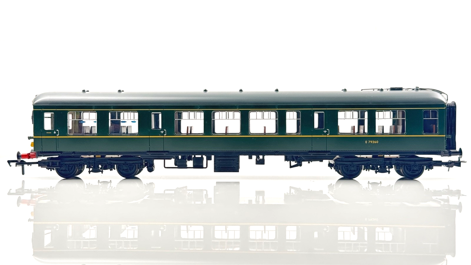 BACHMANN 00 GAUGE - 32-515 - DERBY LIGHTWEIGHT TWO CAR DMU BR GREEN YELLOW W/P