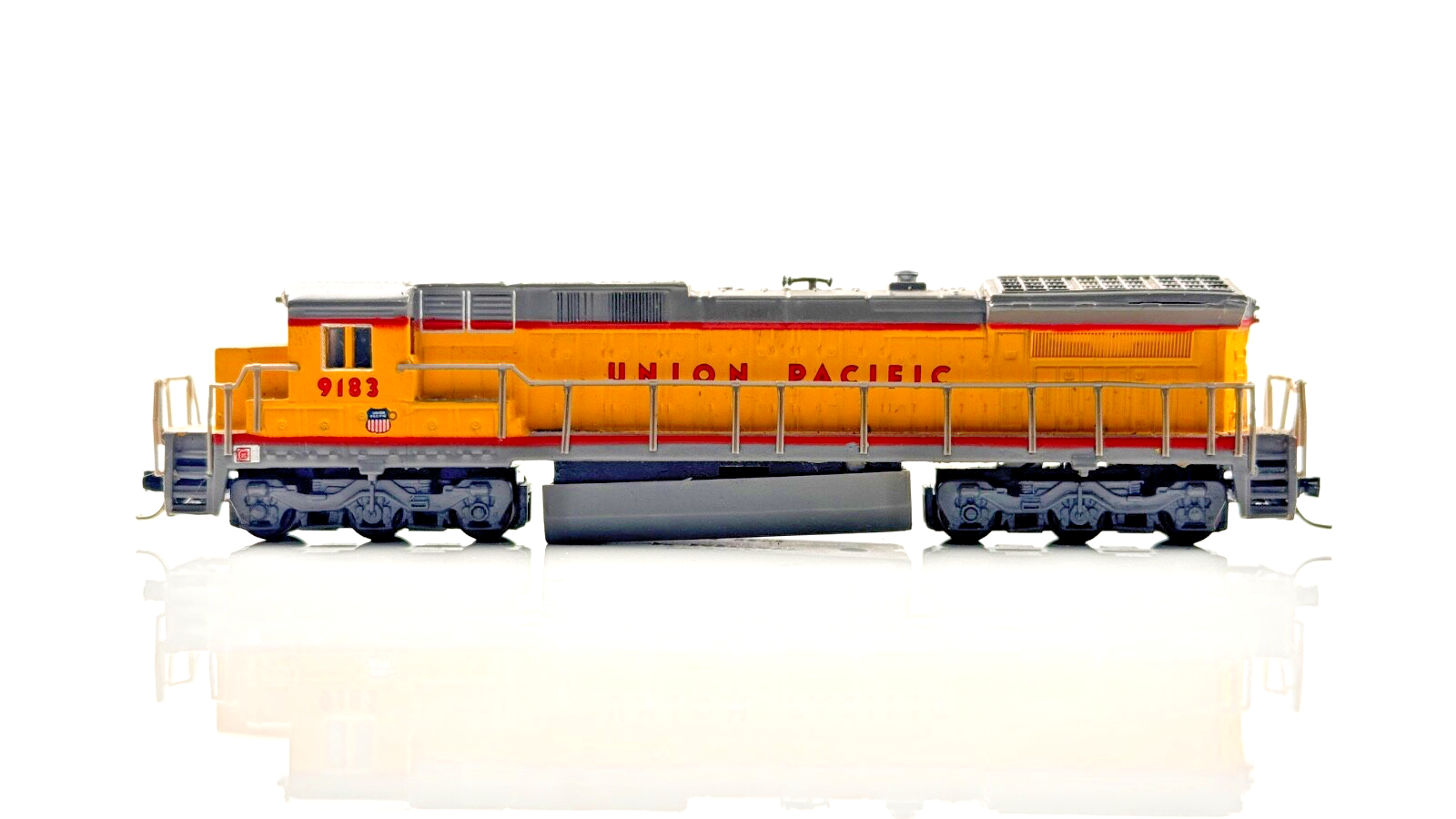 SPECTRUM N GAUGE - UNION PACIFIC UP DIESEL LOCOMOTIVE NO.9183 - BOXED
