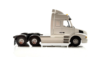 TEMATOYS/LION TOYS 1/50 SCALE - VOLVO GLOBETROTTER NH12 WHITE CAB UNIT BOXED