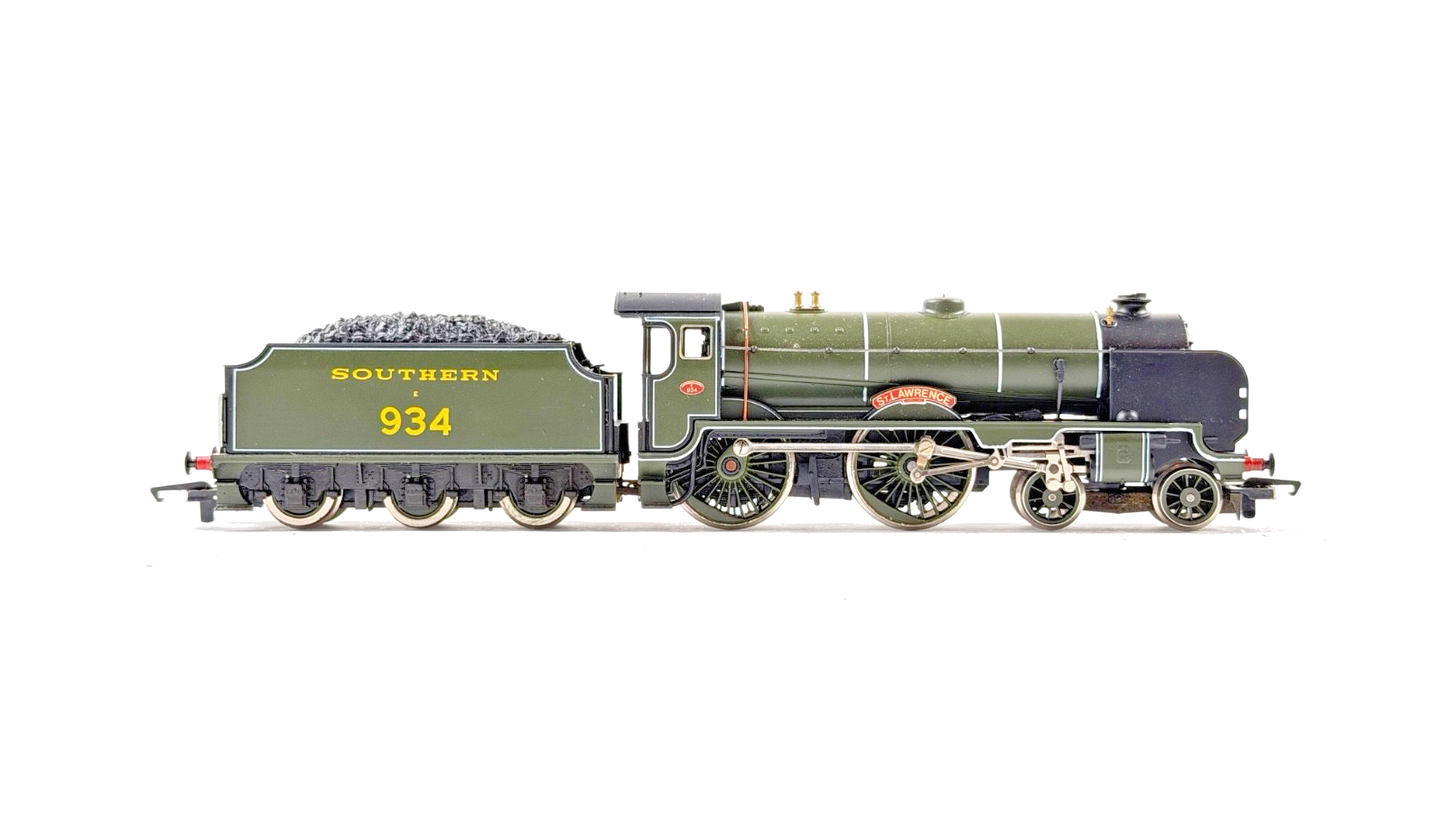 HORNBY 00 GAUGE - R533 - SR SOUTHERN 4-4-0 SCHOOLS ST LAWRENCE LIMITED EDITION